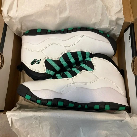 NEW IN BOX Air Jordan 10 Retro 30th GG Youth Sneakers - Picture 3 of 7